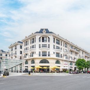 Royal Vạn Phúc